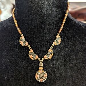 Drop necklace in neutral brown tones